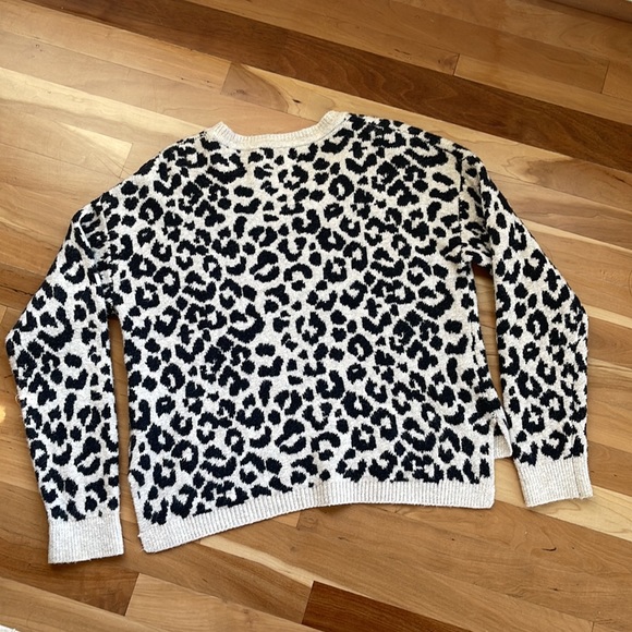 Cheetah print sweater - Picture 2 of 4
